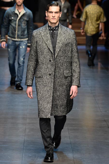 Модель 35 из мужской коллекции Dolce & Gabbana осень-зима 2015-2016